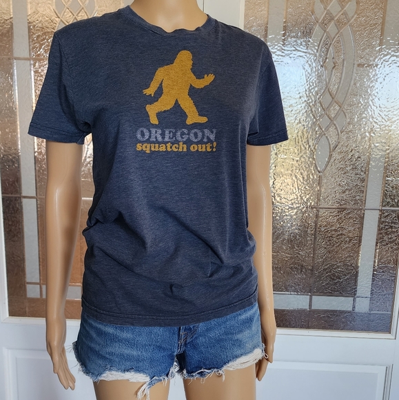 SASQUATCH TRADING POST TEE SZ Sm - Picture 2 of 12